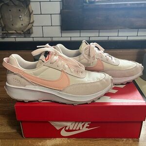 Women’s Nike waffle debut sneakers baby pink and white